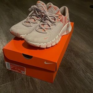 Women’s Nike Metcon 4